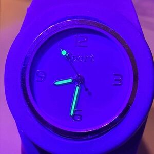🦋10/$20🦋 Sport Silver/Purple Silicone Women's Slap Watch